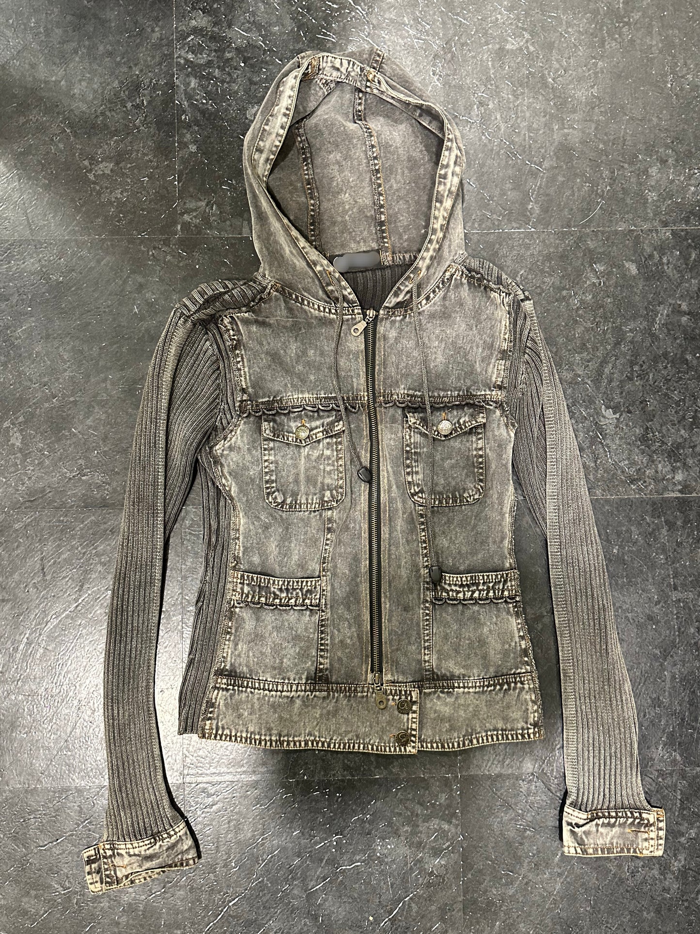 Hooded knitted jacket