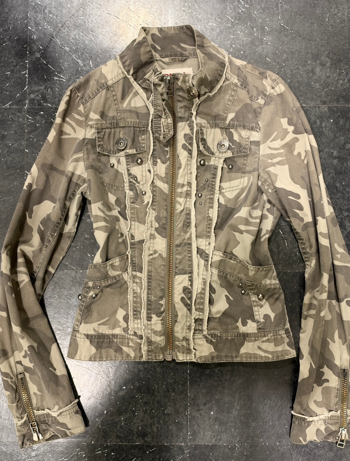Camo studs jacket