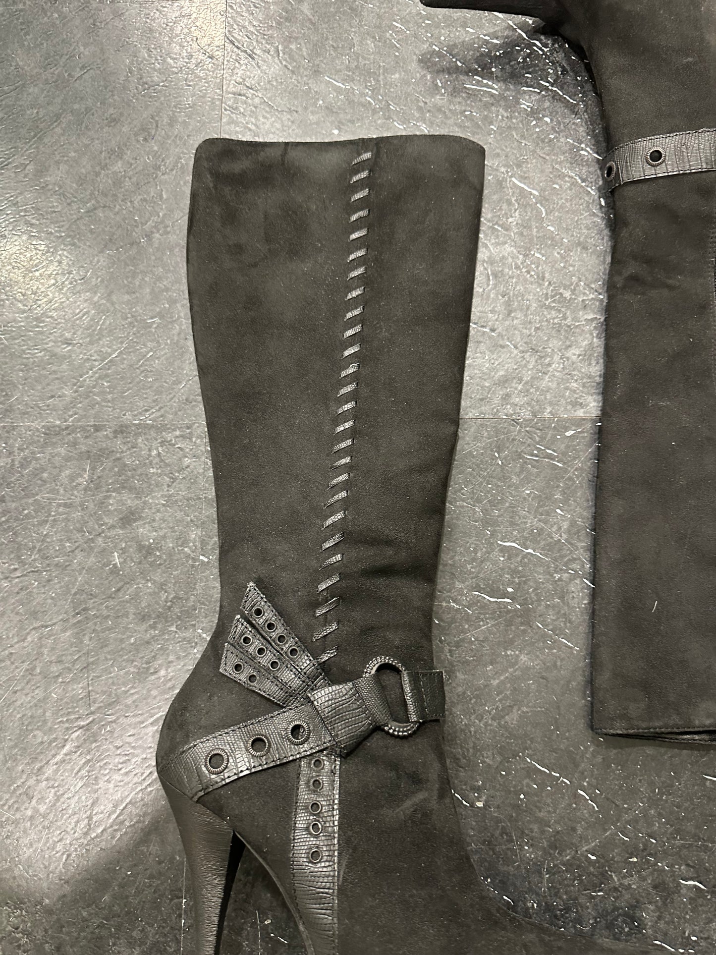 Detailed boots