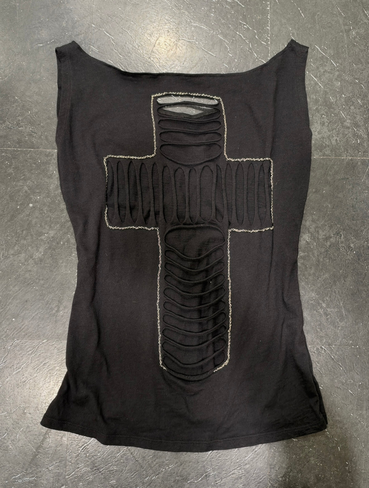 Back cross tee