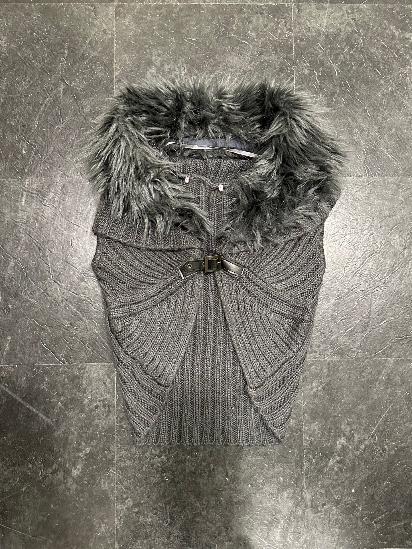 Fur cropped gilet