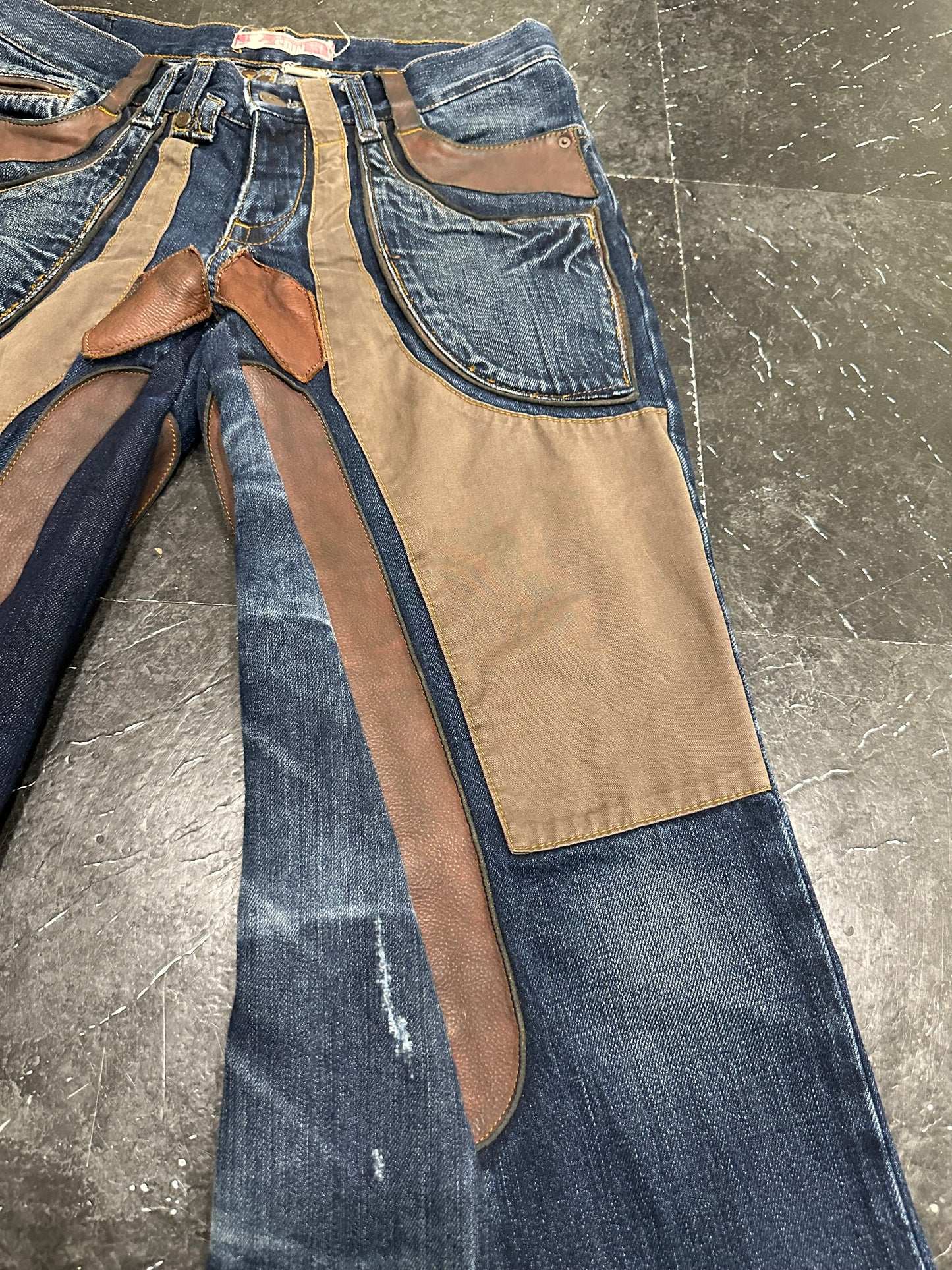 Leather patches jeans