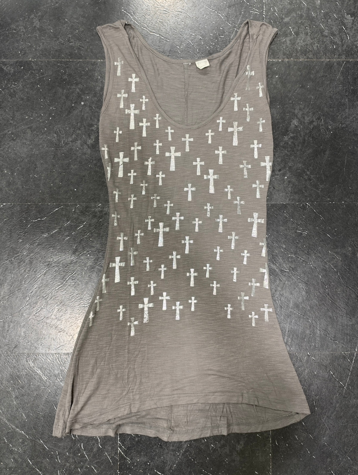 Crosses tee