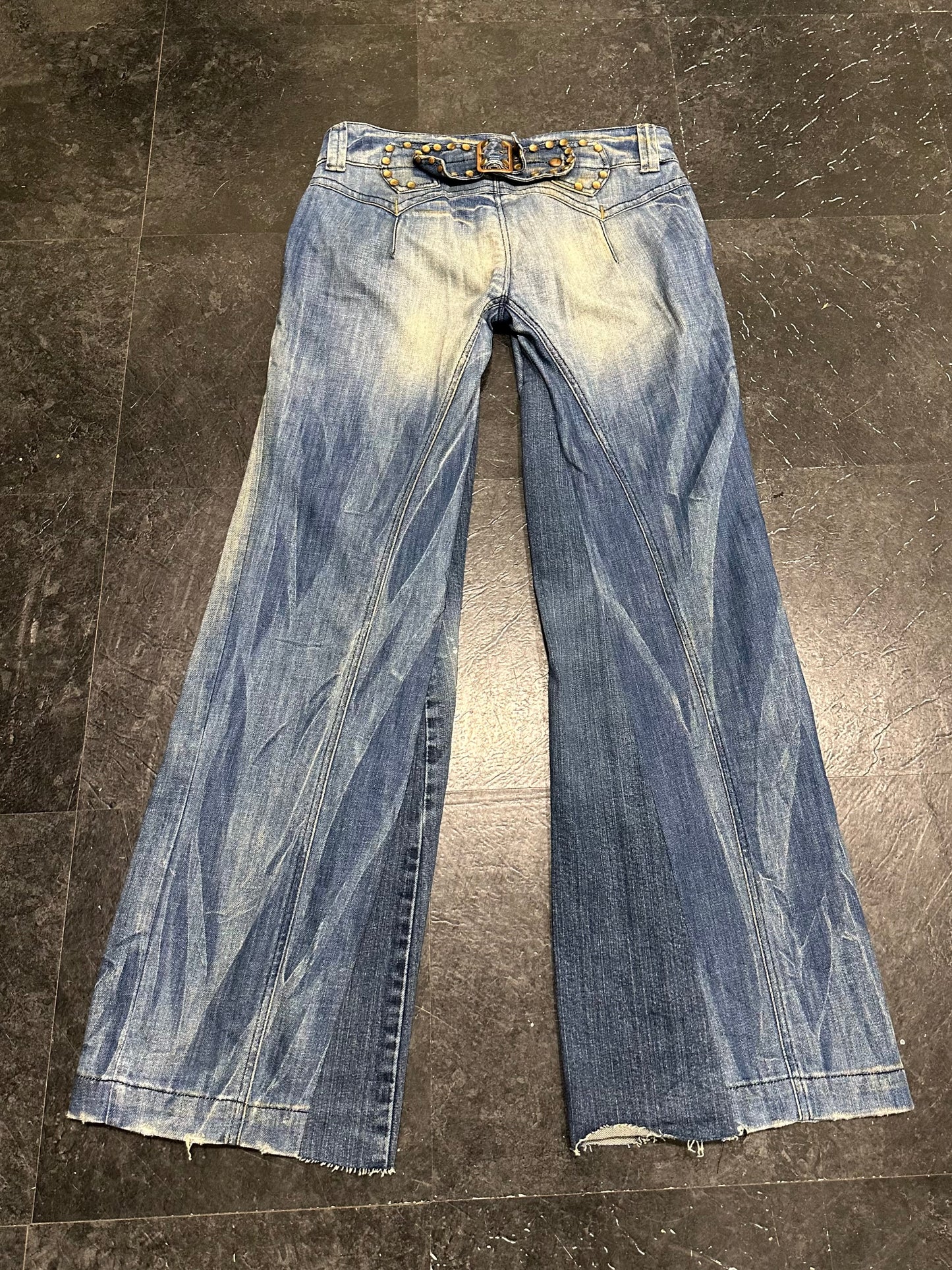 Low rise jeans