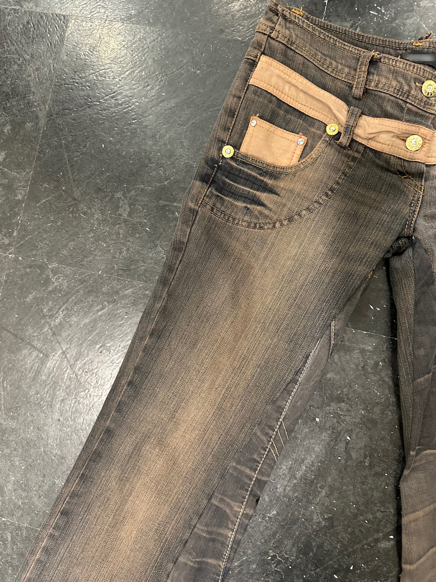 Low rise jeans