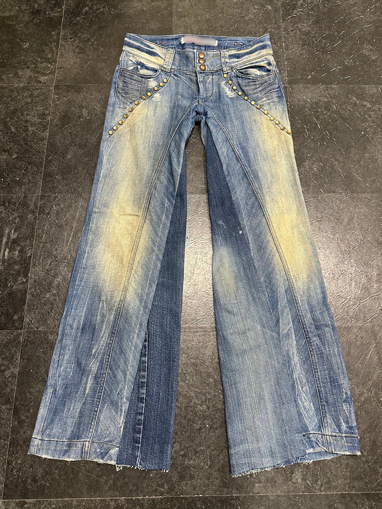Low rise jeans