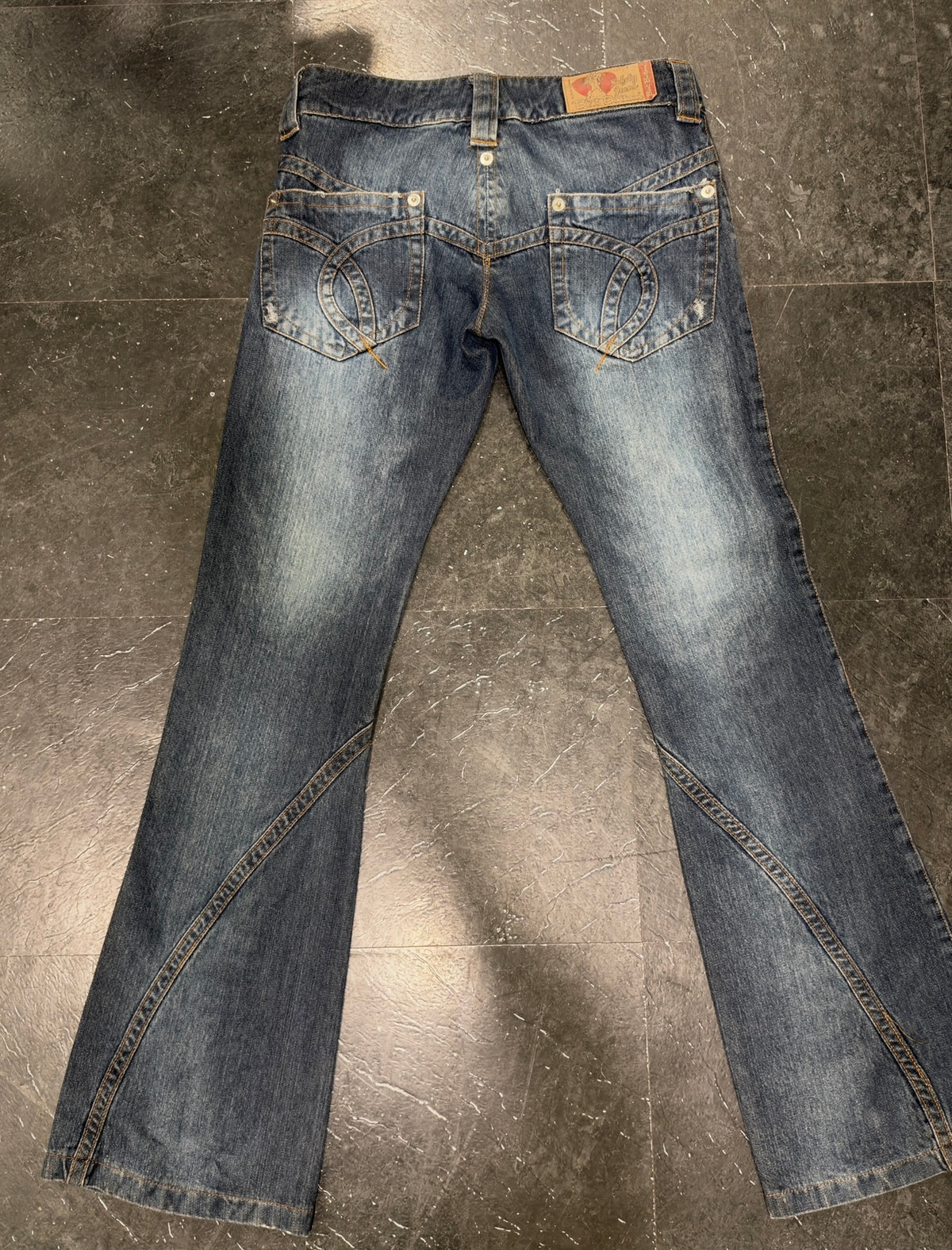 Belted jeans