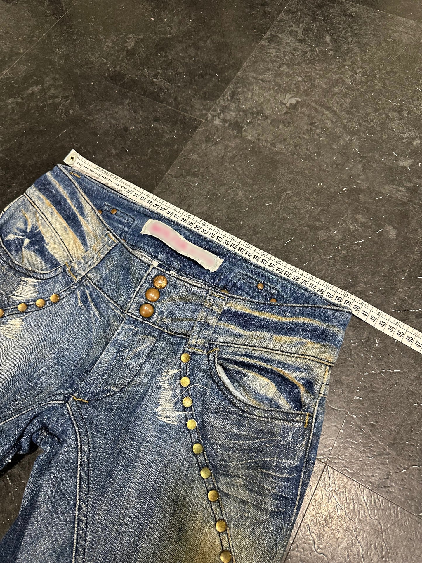 Low rise jeans