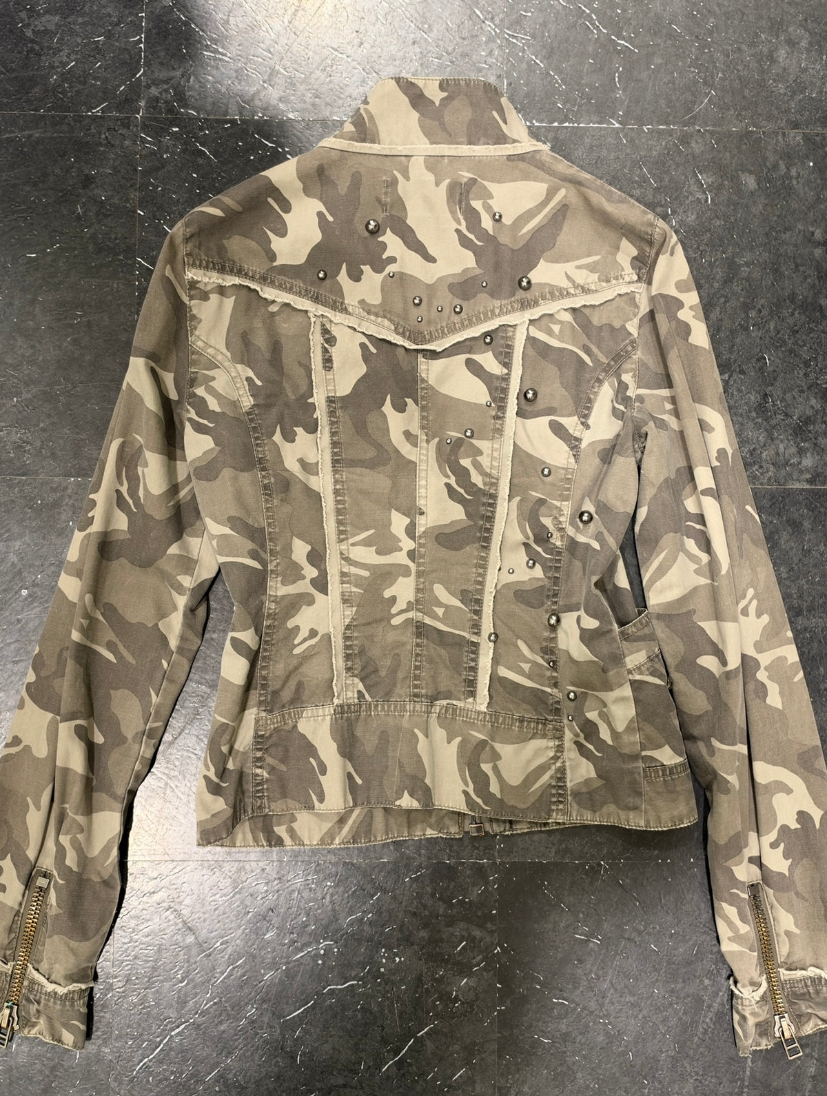 Camo studs jacket